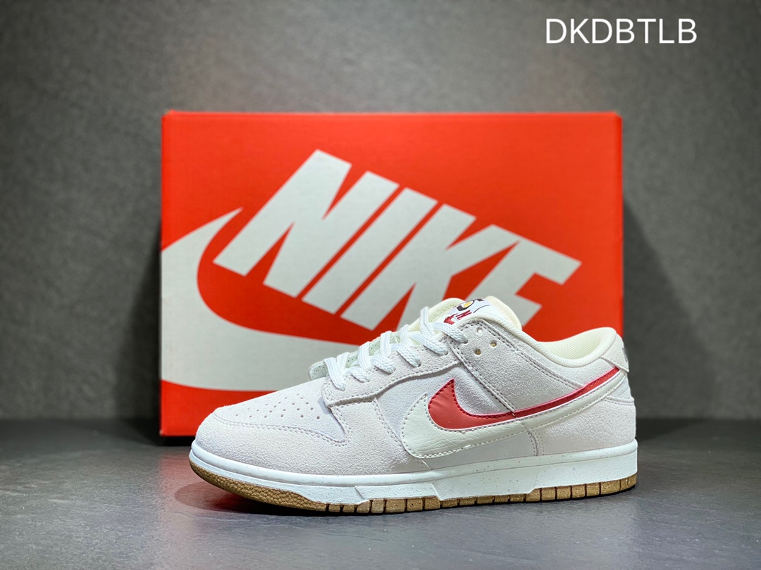 220 Nike Dunk Low SB 低帮滑板鞋DO9457-100