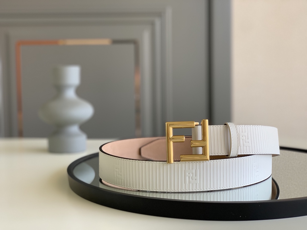 Fendi 五金做工精细 线条流畅 表面光滑 𝐙𝐏电镀工艺 香港通关【𝐇𝐀𝐀𝐒】 进口皮料