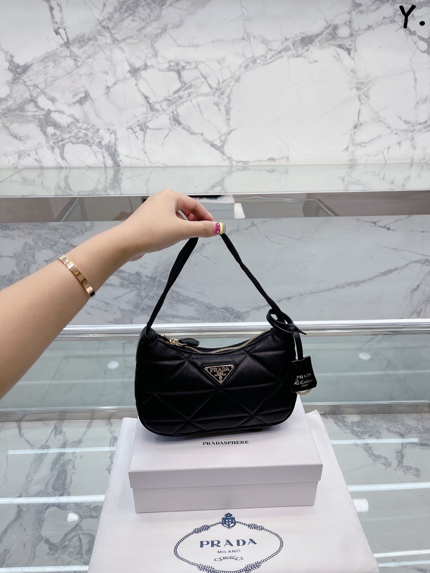 I5 hobo 腋下包 看到实物真的堪称完美 包装 设计超级方便和舒服 尺寸21 14cm