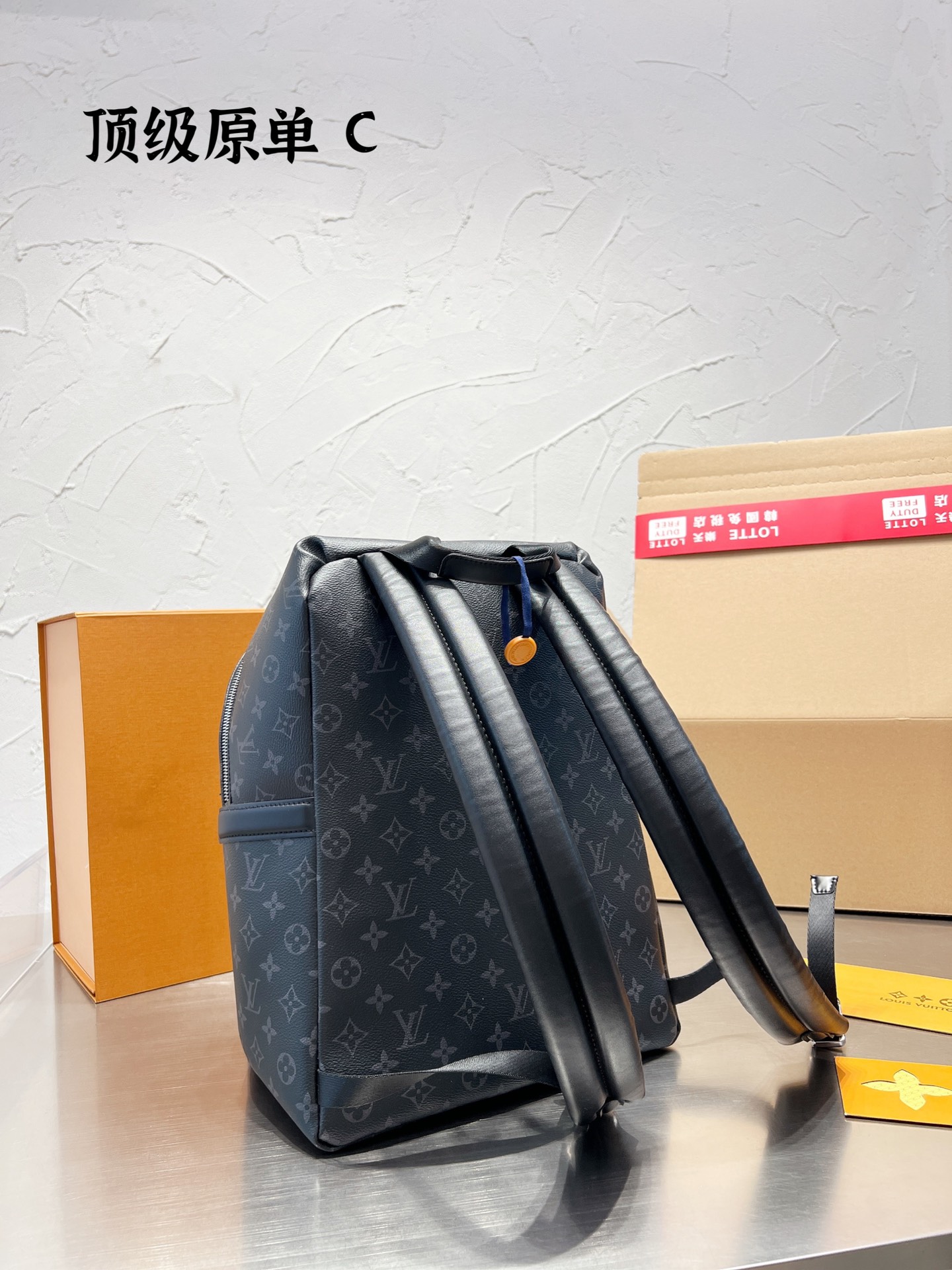 Practical Men’s Shoulder Bag: LV Discovery M43186, Stylish and Functional Choice - 图片 5