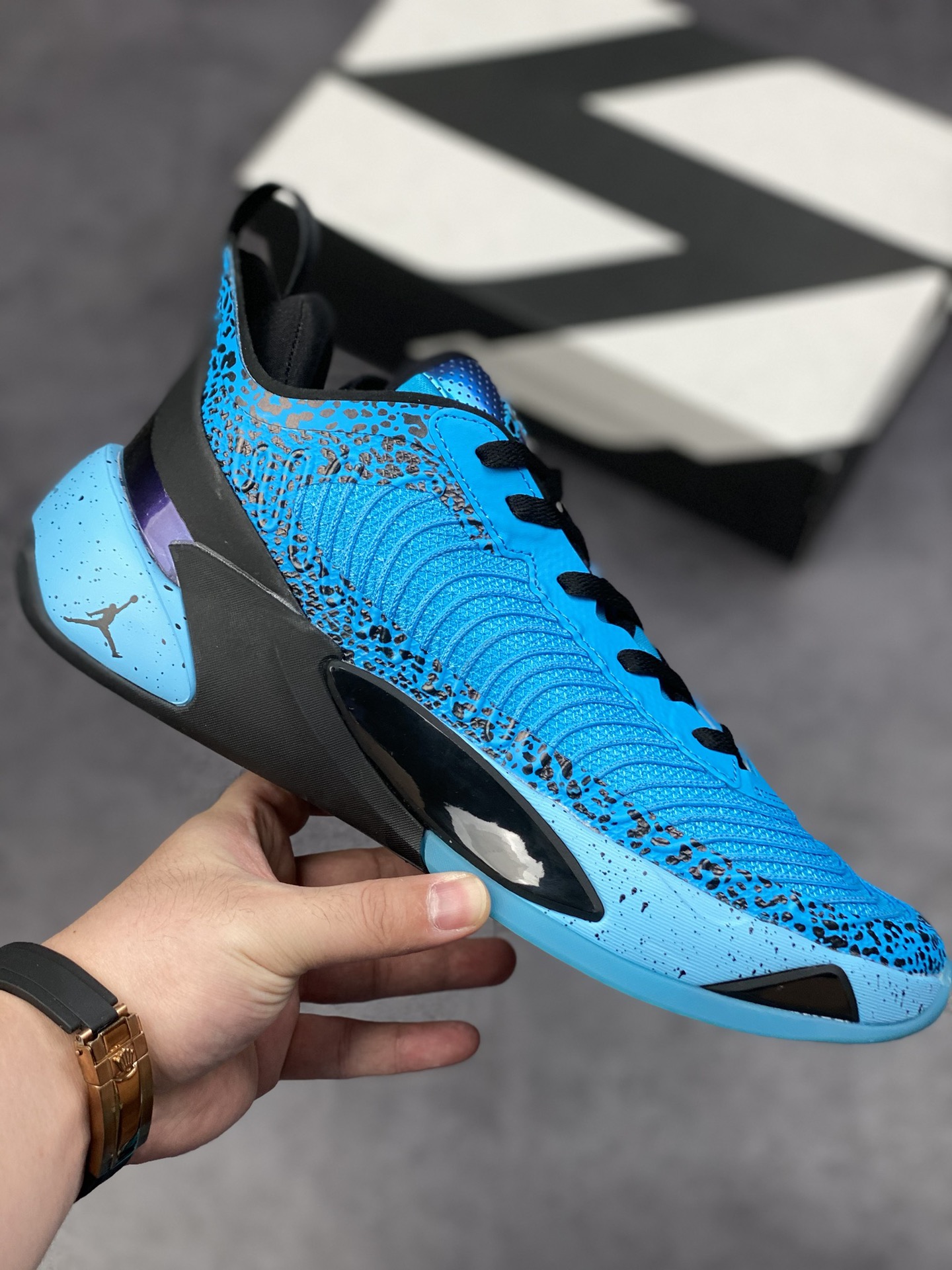 220 Jordan Luka 1 东契奇签名篮球鞋 DN1772-103