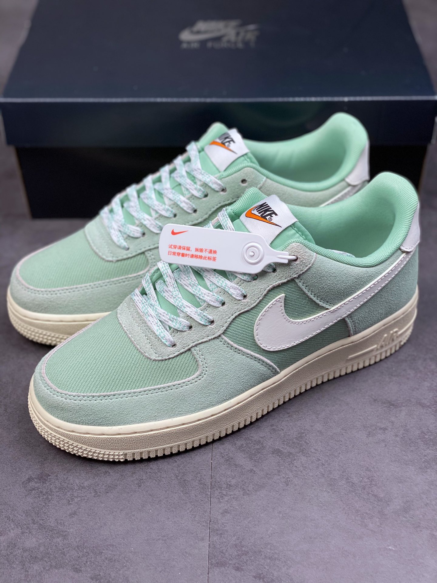 200 Nike Air Force 1 Low 07 嫩绿DO9801-300