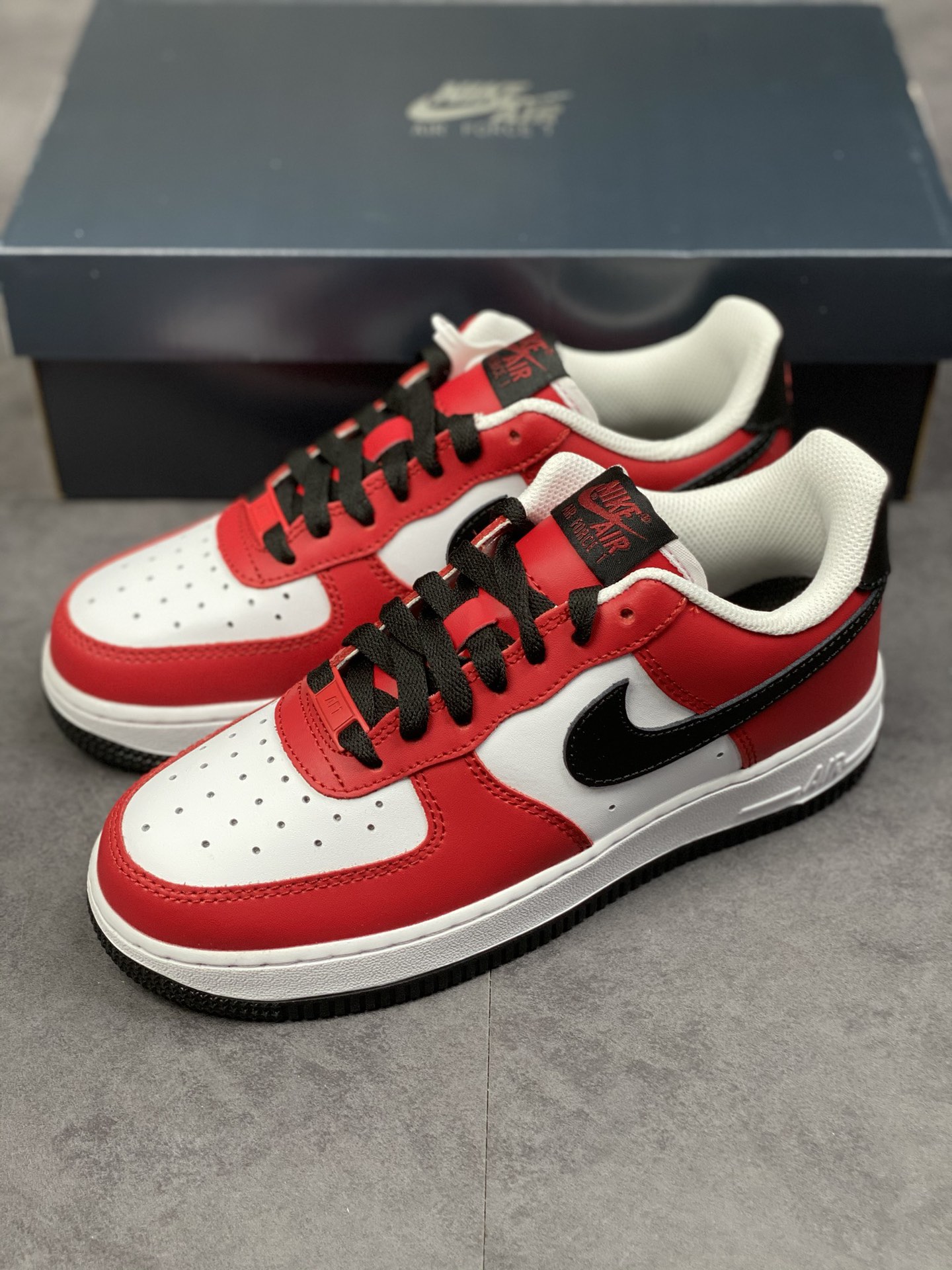 200 Nike Air Force 1 Low 07 芝加哥配色 FD0300-600