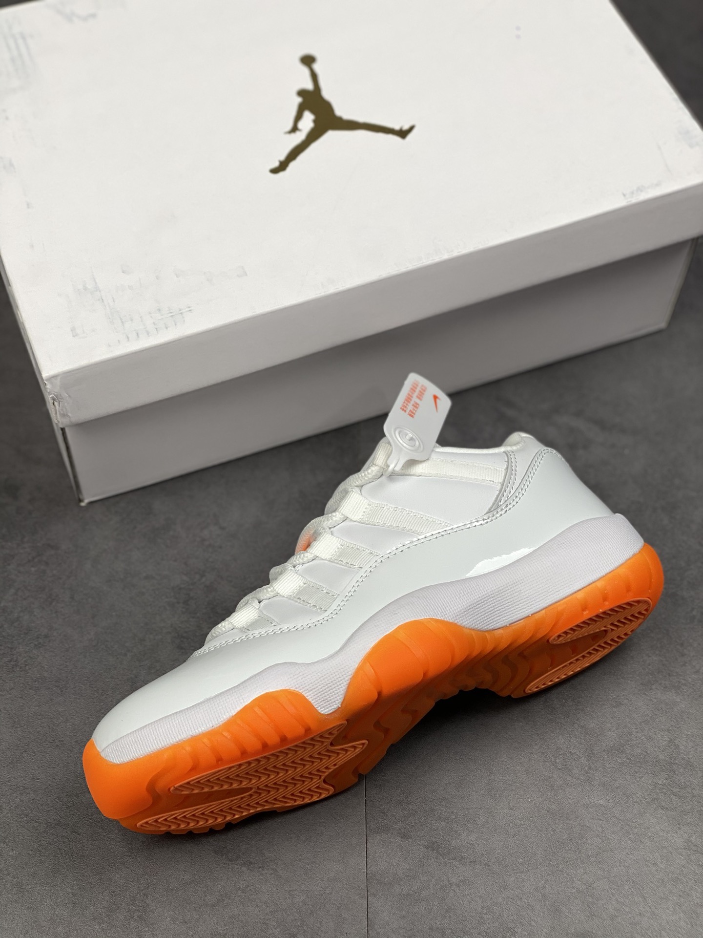250 Air Jordan 11 Retro Low ”Bright Citrus” 乔11低帮白橙配色AH7860-139