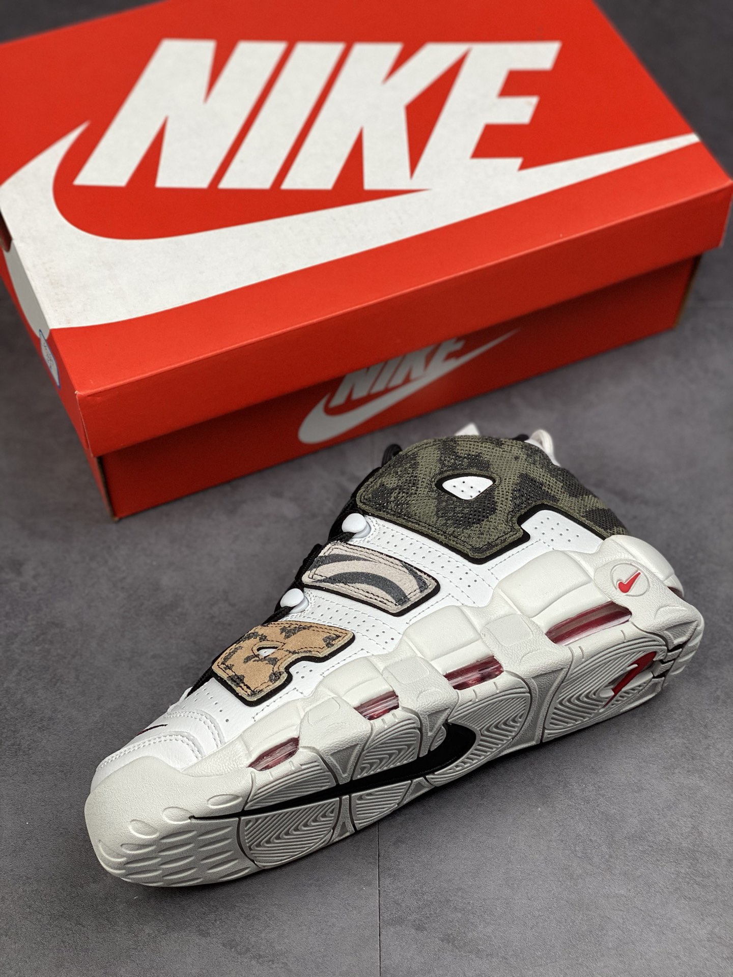 260 Air More Uptempo 代表着历史最高版本皮蓬 DZ4843-100