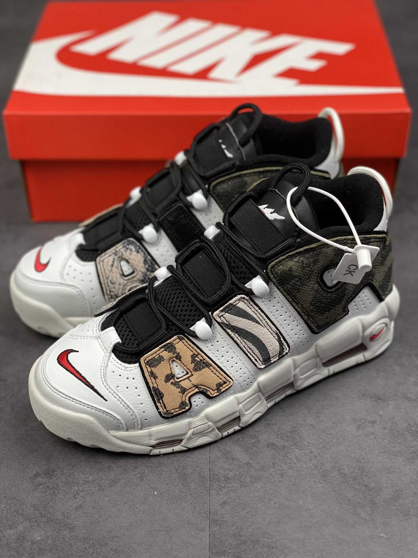 260 Air More Uptempo 代表着历史最高版本皮蓬 DZ4843-100