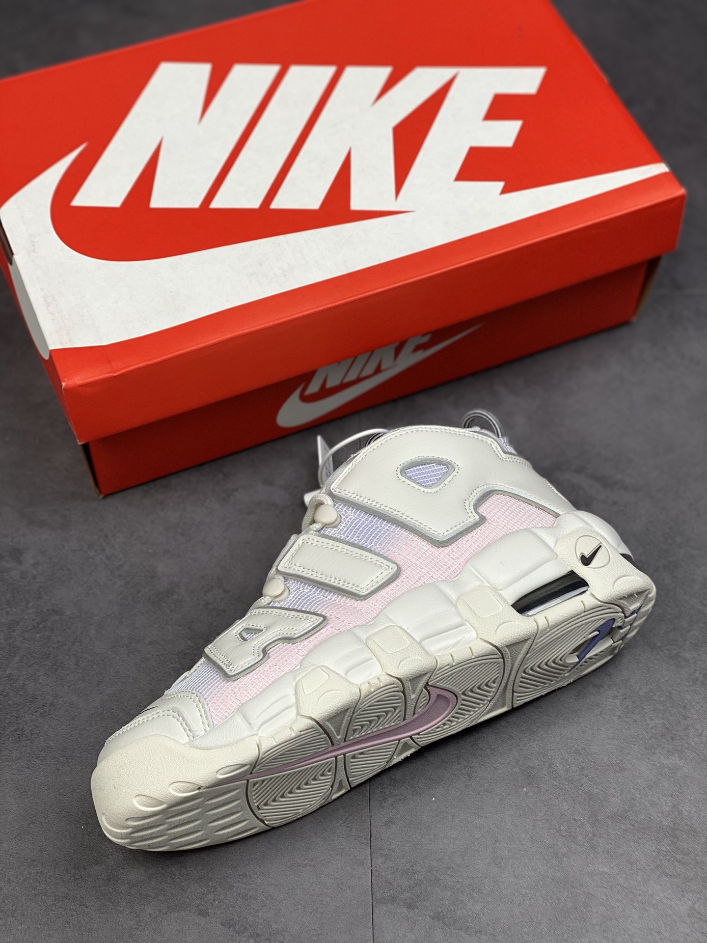 260 Air More Uptempo 代表着历史最高版本皮蓬DQ0514-100