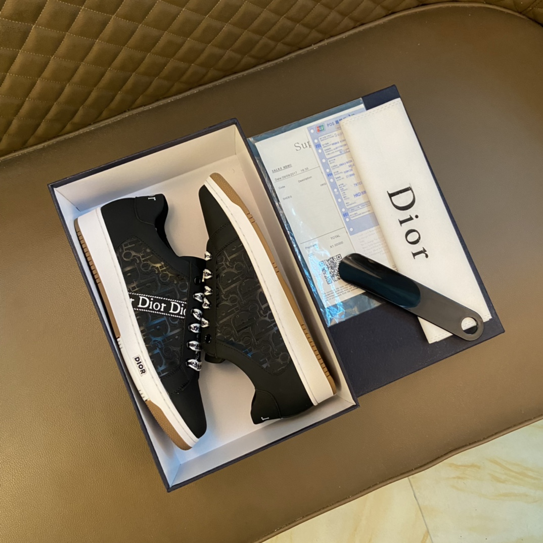 I5 最高版本官网一比一最高版Dior 迪奥  2022走秀四季款运动系列著名演员网红身穿超火设计了多款以法国艺术家妮基·圣法尔Niki de Saint Phalle的雕塑作品为圆环圆,材料 面料：进口原版牛皮 原版内里 大底：原版大底 男鞋码数：38～44 45、订做,黑色白色 选,长期可供实体店补货