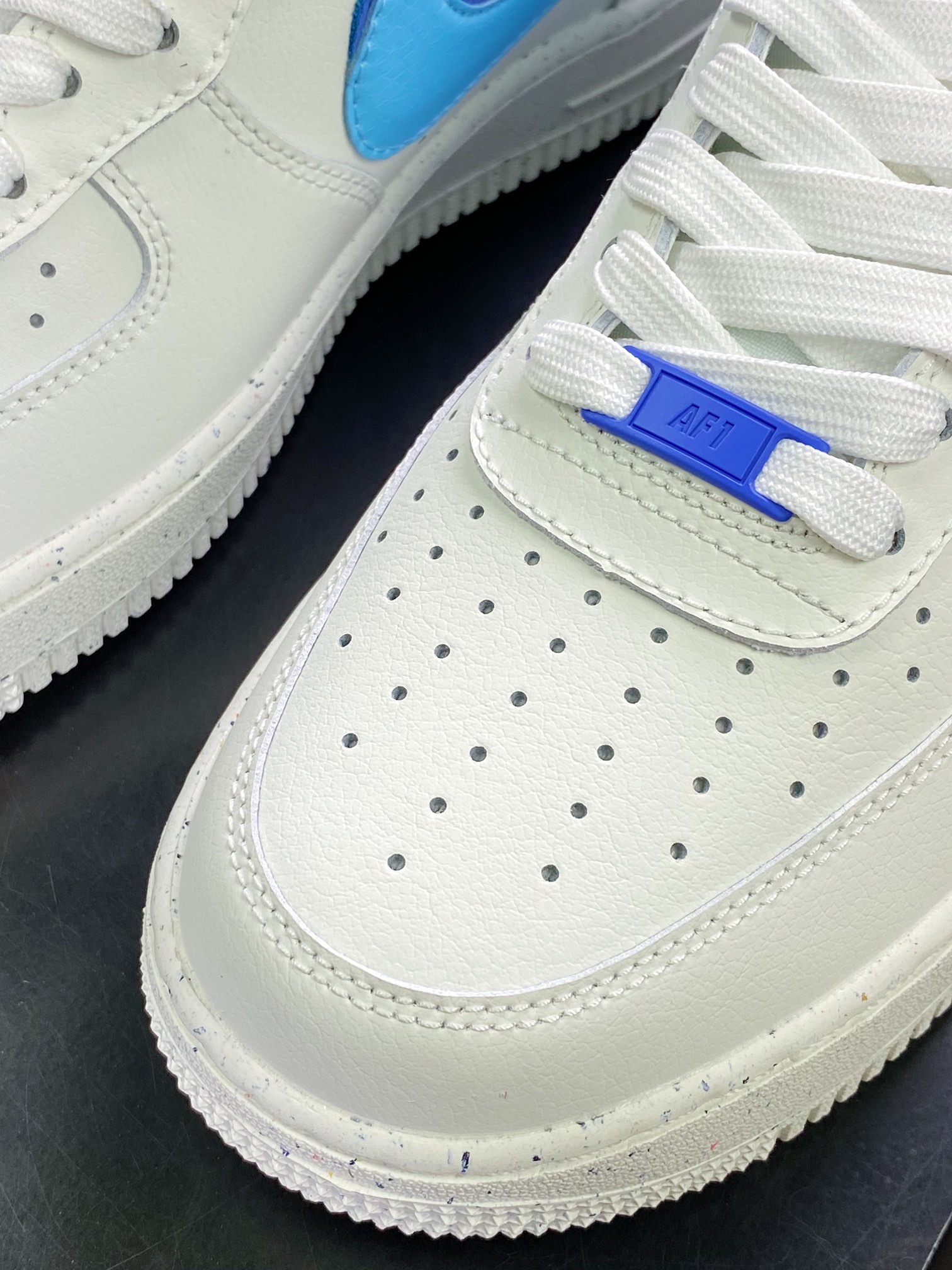 200 Air Force 1’07 LV8 EMB”82 White Blue”空军一号经典低帮百搭休闲运动板鞋DQ0359-100-莆田鞋,莆田鞋货源,高仿鞋,高仿鞋货源,安福档口,莆田高仿鞋,莆田鞋批发,高仿鞋批发,莆田高仿运动鞋,高仿运动鞋,莆田运动鞋 200 Air Force 1’07 LV8 EMB”82 White Blue”空军一号经典低帮百搭休闲运动板鞋DQ0359-100