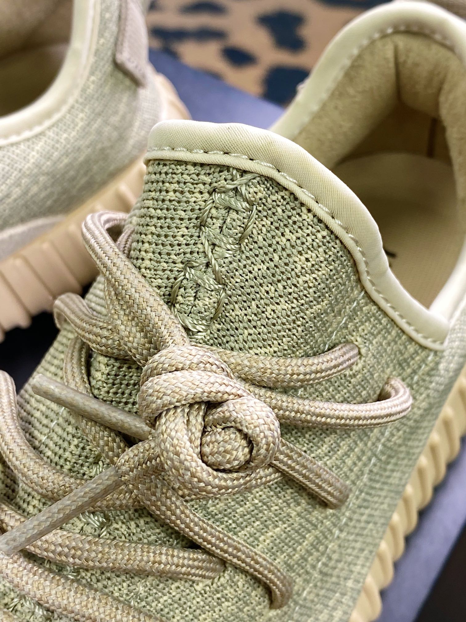 Yeezy Boost 350 Boost OG ”Oxford Tan” 350 first generation all-match lightweight casual sports jogging shoes ”first generation sand color” AQ2661