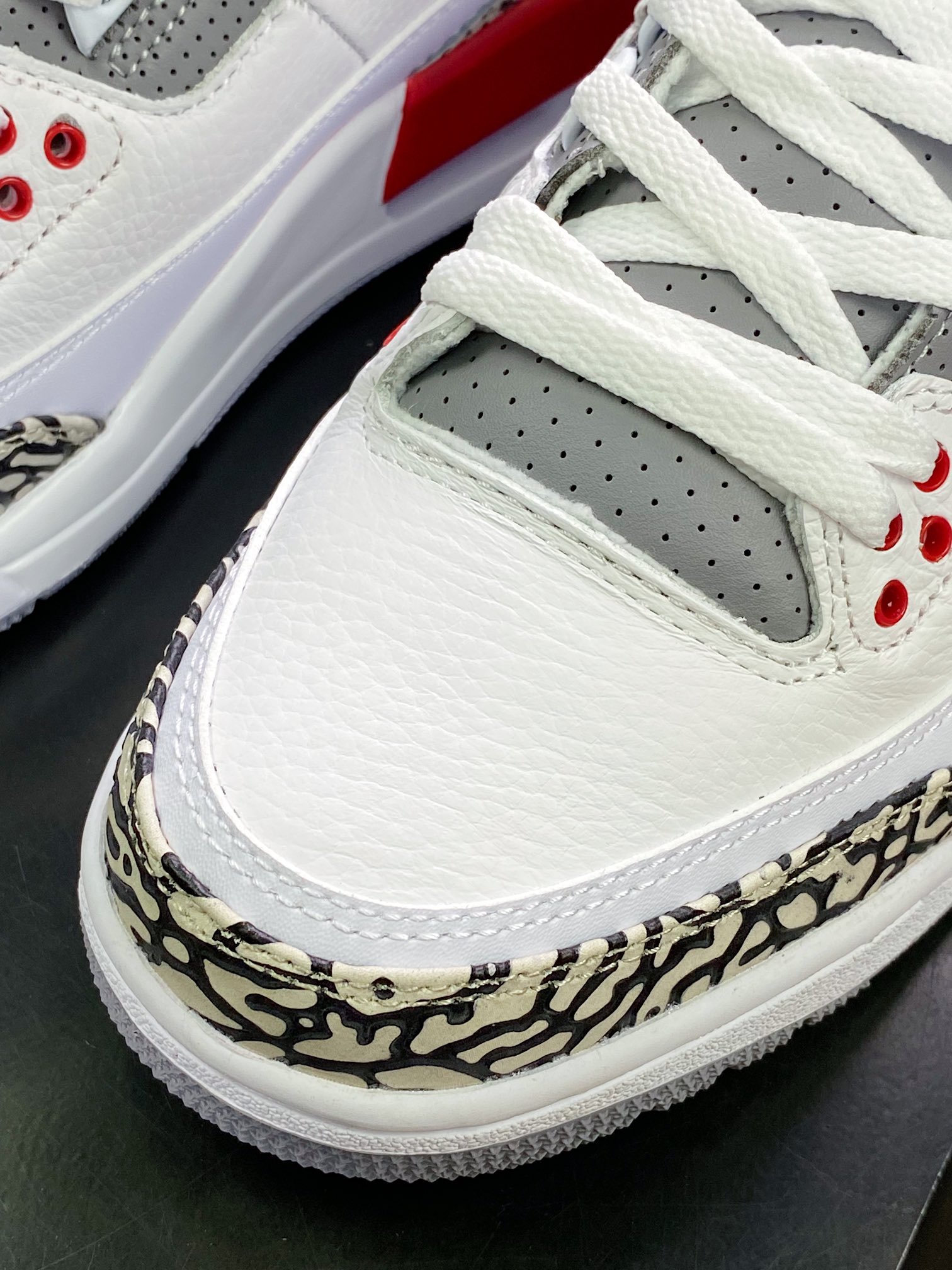 320 Air Jordan 3 Retro OG”Fire Red”迈克尔·乔丹AJ3代中帮“22款白红火焰红”DN3707-160-莆田鞋,莆田鞋货源,高仿鞋,高仿鞋货源,安福档口,莆田高仿鞋,莆田鞋批发,高仿鞋批发,莆田高仿运动鞋,高仿运动鞋,莆田运动鞋 320 Air Jordan 3 Retro OG”Fire Red”迈克尔·乔丹AJ3代中帮“22款白红火焰红”DN3707-160
