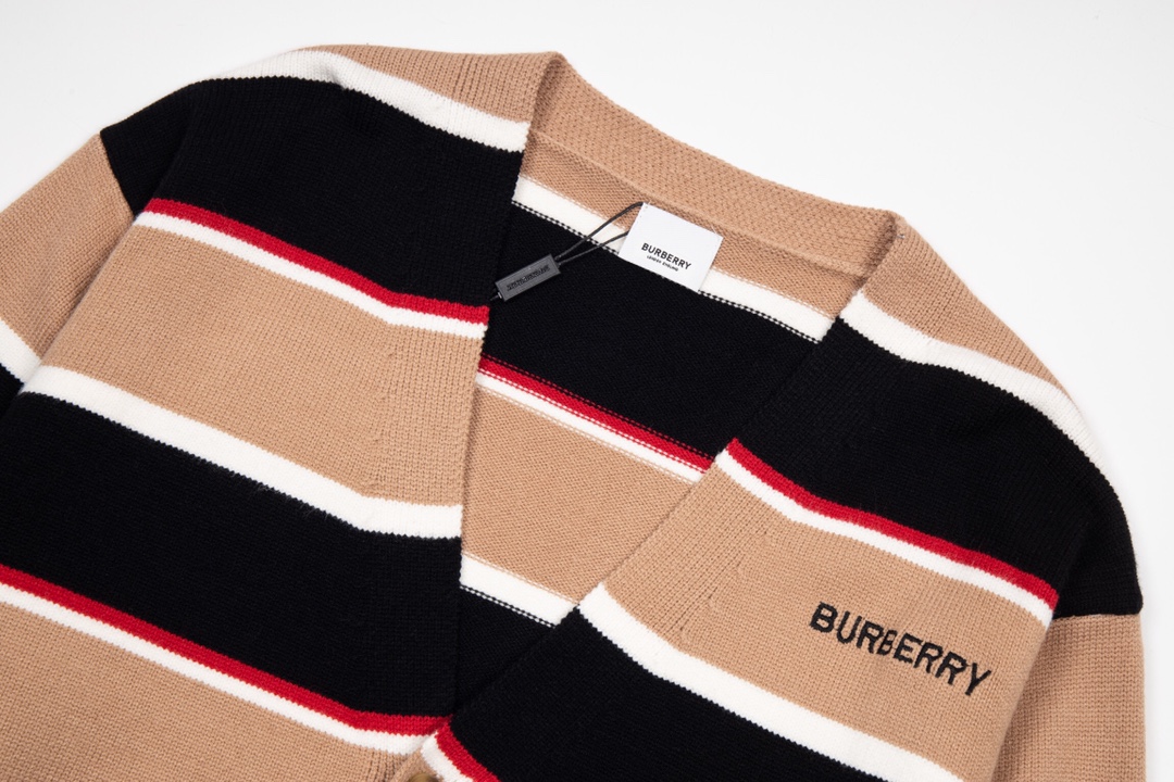 260 BURBERRY巴宝莉 2022 秋冬最新条纹元素针织开衫