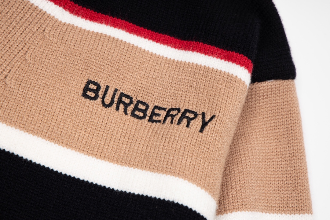 260 BURBERRY巴宝莉 2022 秋冬最新条纹元素针织开衫