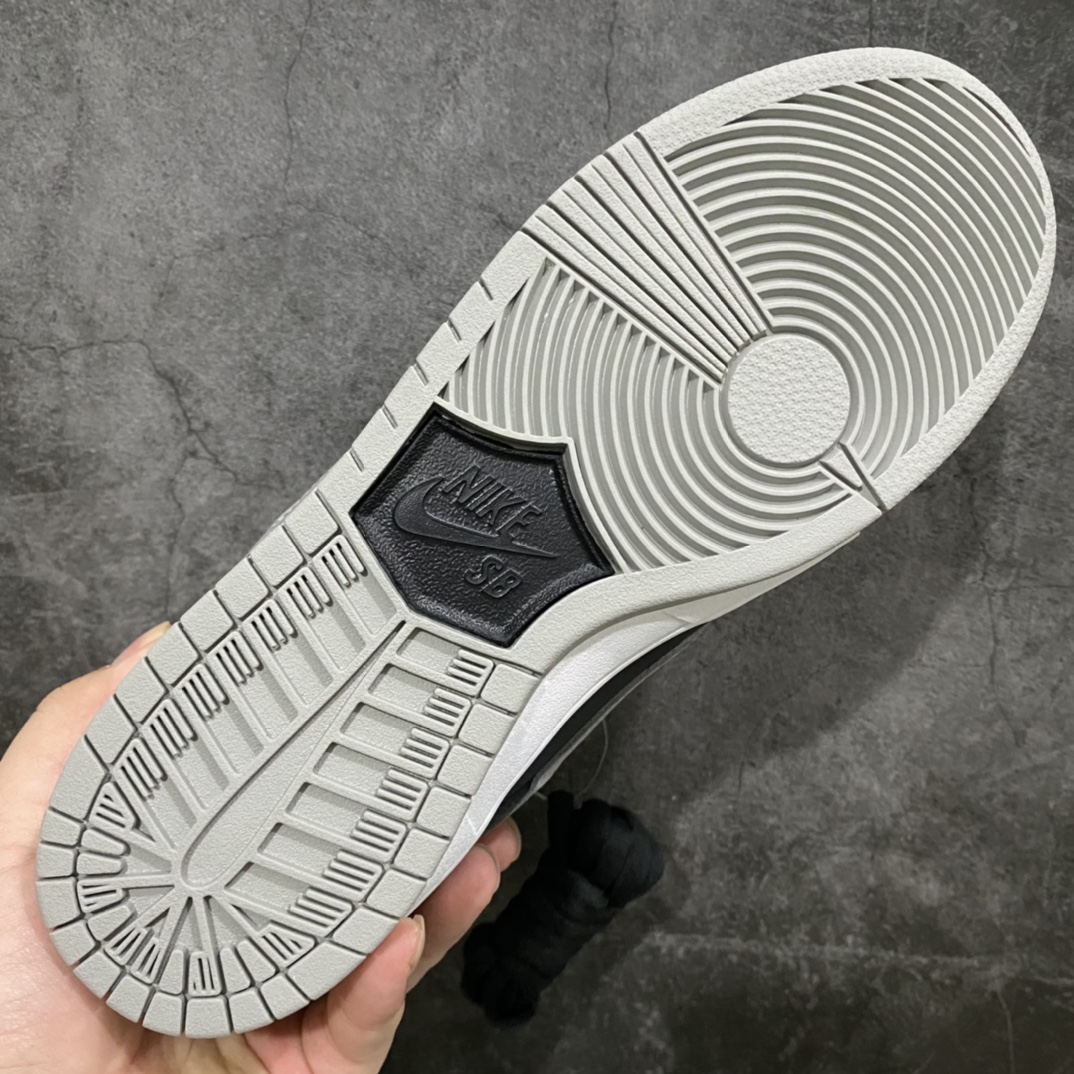 图片[9]-XC平台版Dunk SB影子灰 全新版本改版 原厂皮料定制 不论是鞋型 皮料还是清洁度 都是实打实的顶级 原厂大底 原厂楦头 原厂纸板 原厂号码标 原汁原味 最主要的是 他的价格很良心不杀猪💪🏻 此版本目前10个配色 新配色陆续开发中…… 货号：BQ6817 007 尺码：35.5-47.5-选品中心
