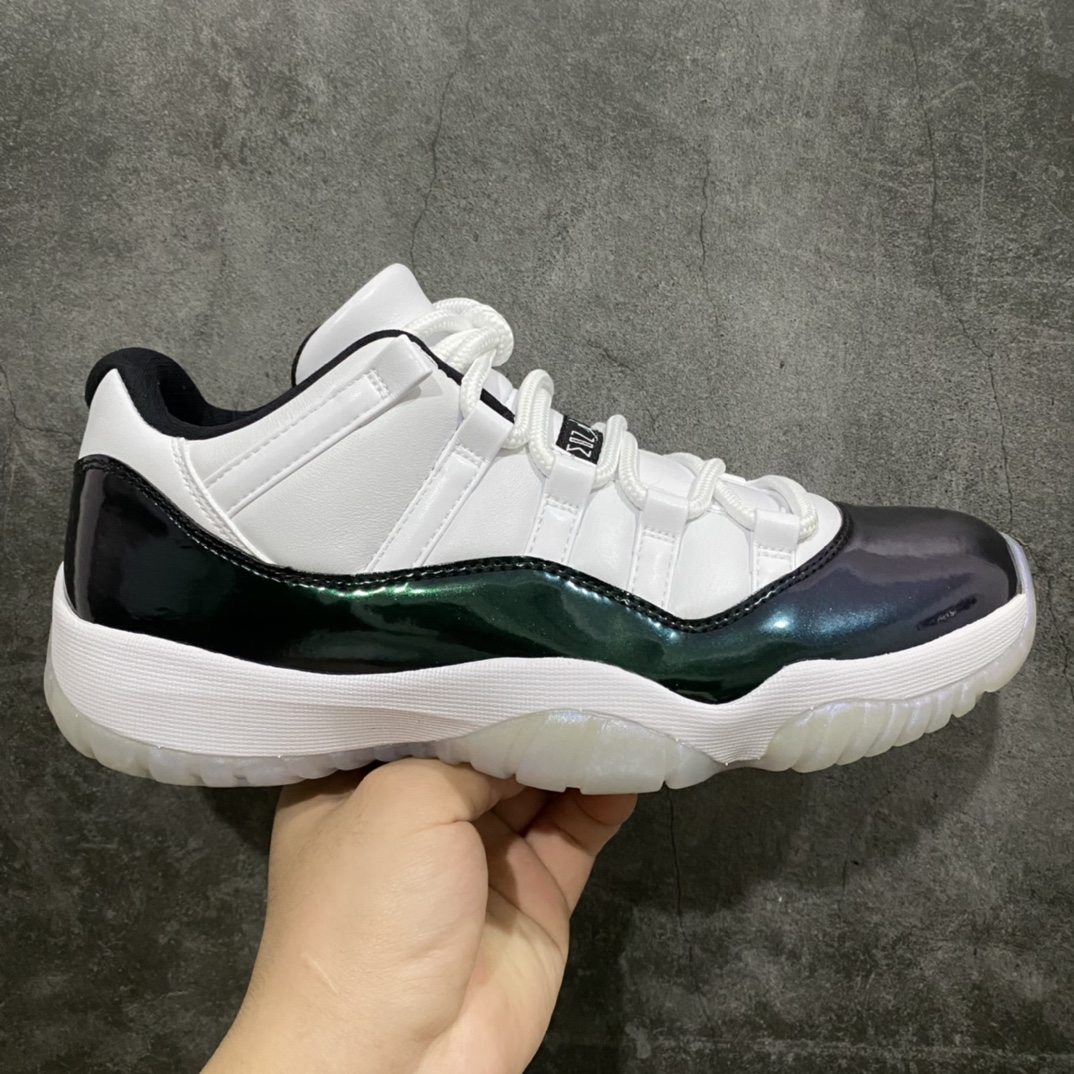 外贸纯原 Air Jordan AJ11 Low AJ11变色龙低帮 528895-145 新货无氧化 原楦原档案数据开模打造 原厂中底拉帮钢印 原厂漆皮 防冻不开裂 头层皮料 原装鞋撑 水晶大底正确色度色泽 原楦原数据刺绣 原厂车缝走线及对位 毫厘不差 飞人logo采用原数据电脑刺绣 原装正品碳纤维真实碳板 增强抗扭 原内标 原盒标 正确官方原盒 原厂防氧化水晶外底 原厂配套厂全掌solo气垫 尺码：40.5 41 42 42.5 43 44 44.5 45 46 47.5-选品中心