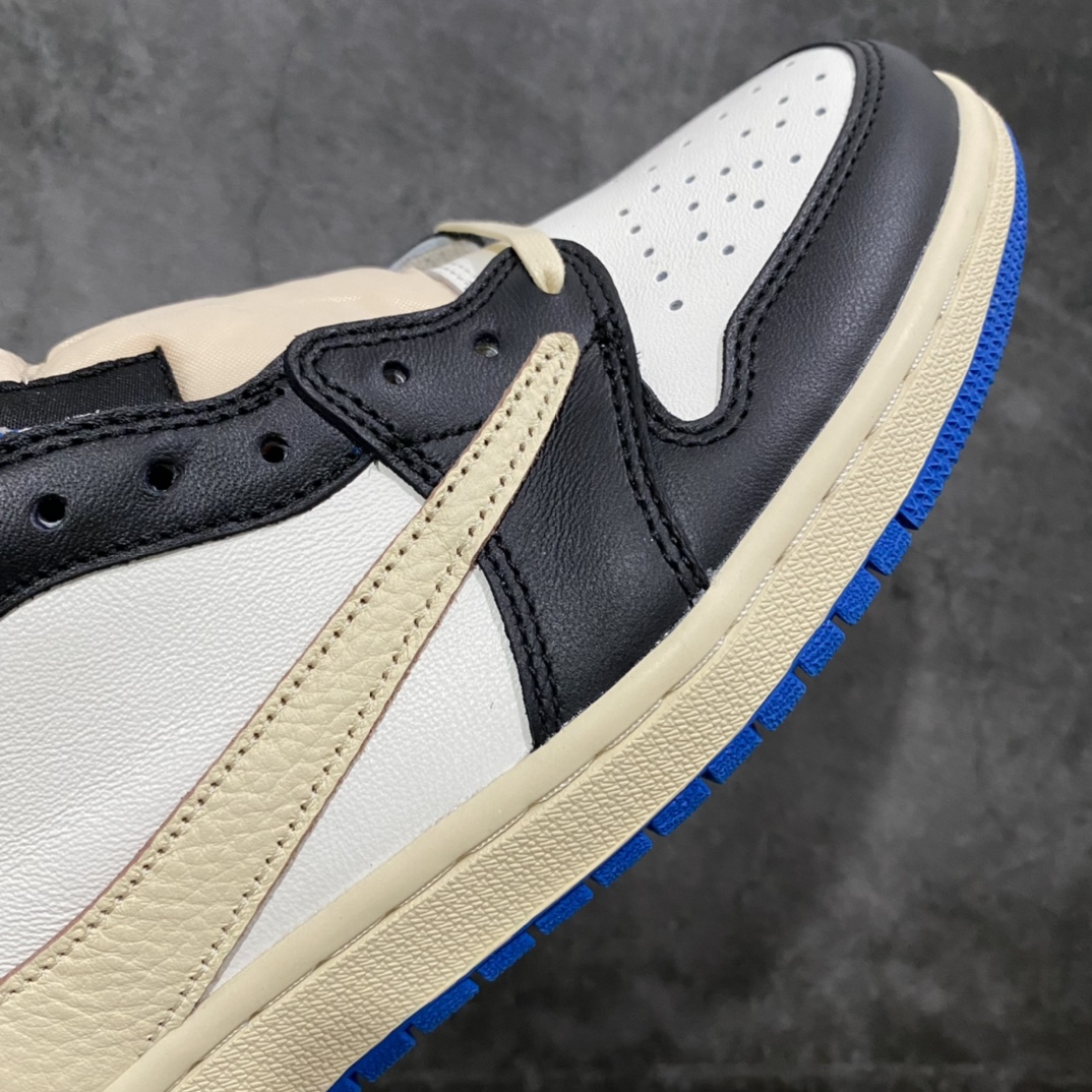 图片[6]-新DT版本 Air Jordan x Travis Scott AJ1 x TS联名 藤原浩闪电倒钩白蓝低帮DM7866-140 全新升级改进版品质 原盒原配 外盒透明胶套 内侧字体 工整带凹凸感 原厂拉帮工艺 针距密度一致 全新升级网板中底 原楦原纸板开发 后跟弧度收口自然不对折 极致一眼正品既视感 原厂皮料 进口玻璃冲刀皮料裁剪零毛边 承诺百分百一致原鞋 全鞋电脑针车工艺 鞋面清洁度最高QC检验标准 控制溢胶 飞翼3D高频深度立体 全市场仅此一家 鞋盒、防尘纸 均采购来自原厂 尺码：36 36.5 37.5 38 38.5 39 40 40.5 41 42 42.5 43 44 44.5 45 46 47.5-选品中心