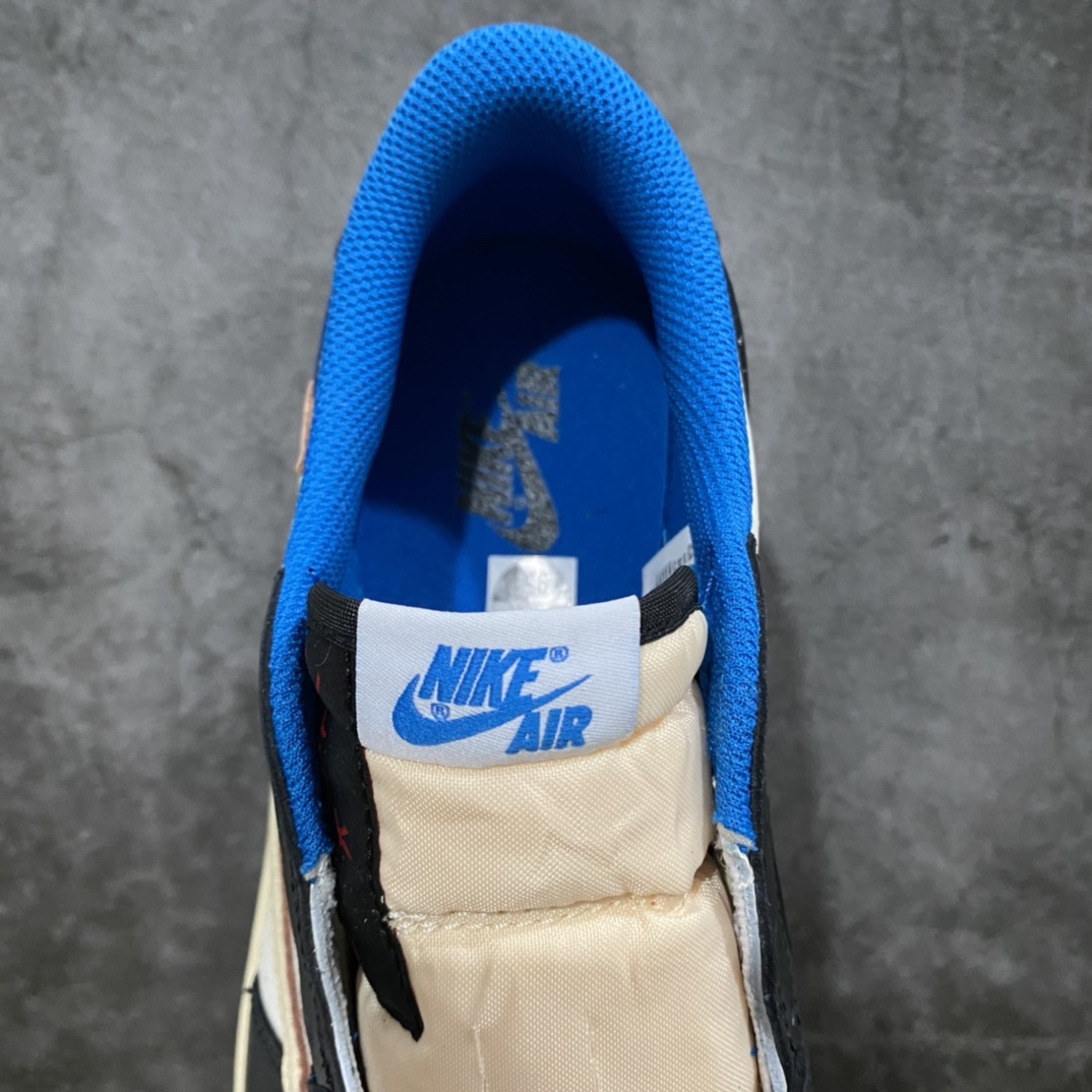 图片[8]-新DT版本 Air Jordan x Travis Scott AJ1 x TS联名 藤原浩闪电倒钩白蓝低帮DM7866-140 全新升级改进版品质 原盒原配 外盒透明胶套 内侧字体 工整带凹凸感 原厂拉帮工艺 针距密度一致 全新升级网板中底 原楦原纸板开发 后跟弧度收口自然不对折 极致一眼正品既视感 原厂皮料 进口玻璃冲刀皮料裁剪零毛边 承诺百分百一致原鞋 全鞋电脑针车工艺 鞋面清洁度最高QC检验标准 控制溢胶 飞翼3D高频深度立体 全市场仅此一家 鞋盒、防尘纸 均采购来自原厂 尺码：36 36.5 37.5 38 38.5 39 40 40.5 41 42 42.5 43 44 44.5 45 46 47.5-选品中心