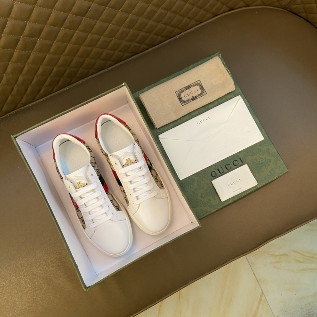 Gucci  古奇 GUCCI～板鞋香港原单顶级 精湛工艺 顶级质量高端精品男士板鞋 英伦时尚风 原版Gucci  古奇  懒人套脚乐福款 此款面料采用进口顶级柔软小牛皮，羊皮内里适合司机驾车出行 原版防滑耐磨橡胶大底码数 38-44码 45 定做 黑色 白棕色 选