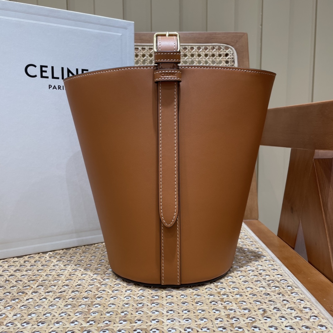 CELINE BUCKET TRIOMPHE 25CM 水桶包 199913焦糖色
