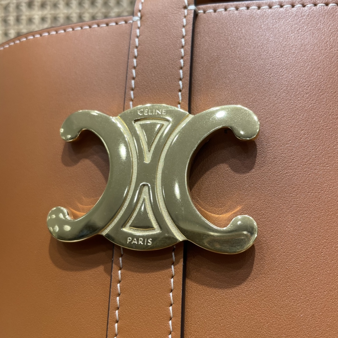 CELINE BUCKET TRIOMPHE 25CM 水桶包 199913焦糖色