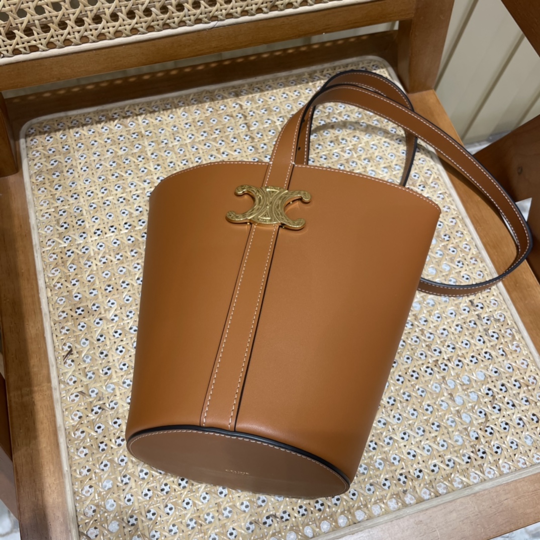CELINE BUCKET TRIOMPHE 25CM 水桶包 199913焦糖色