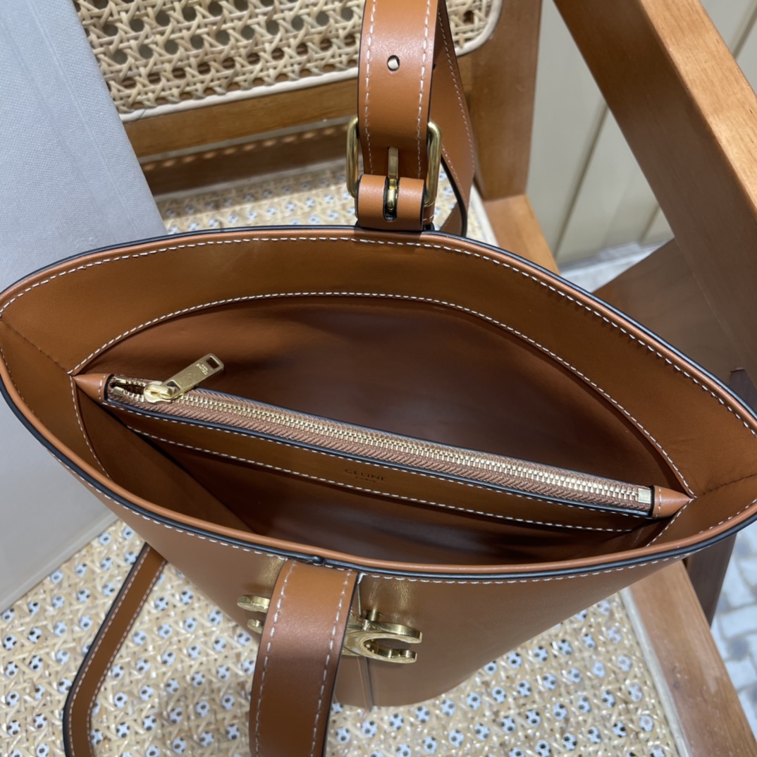 CELINE BUCKET TRIOMPHE 25CM 水桶包 199913焦糖色