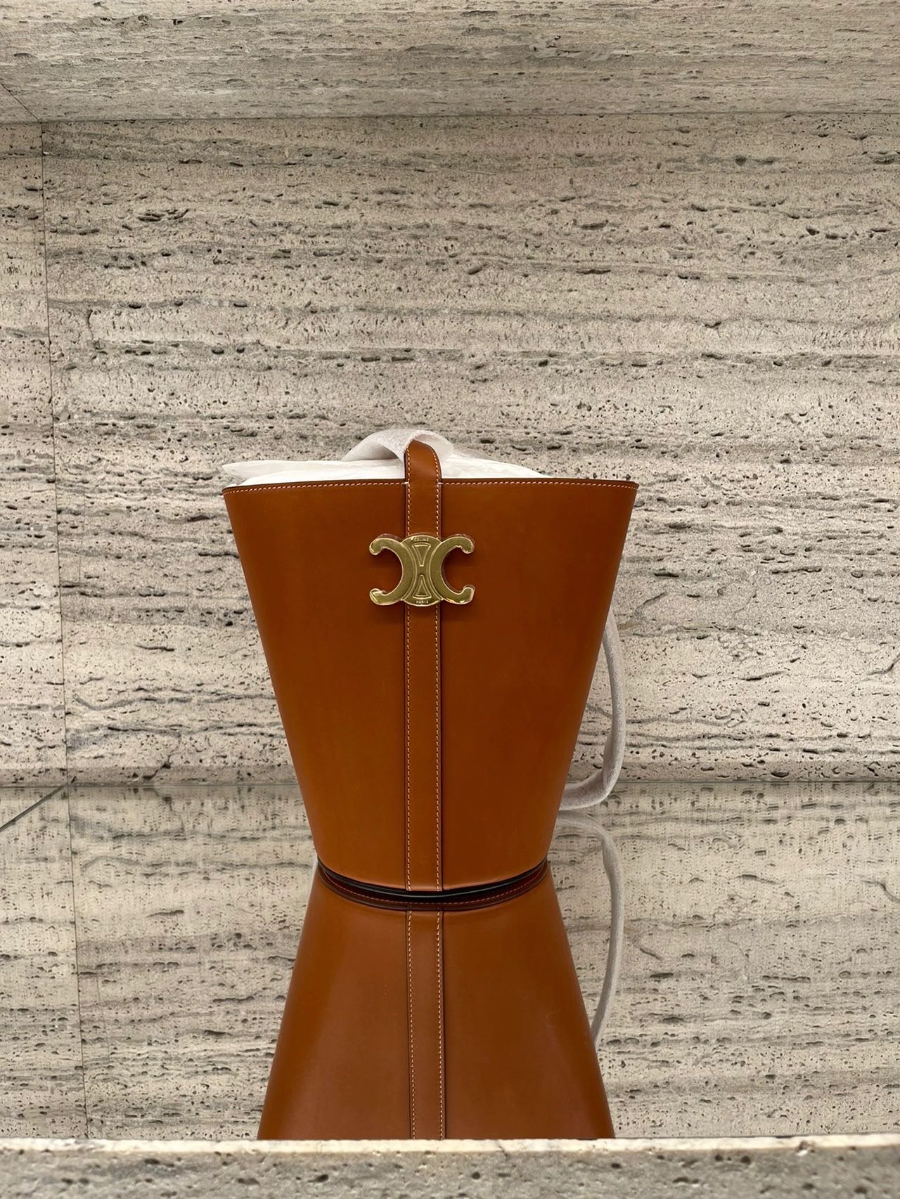 CELINE BUCKET TRIOMPHE 25CM 水桶包 199913焦糖色