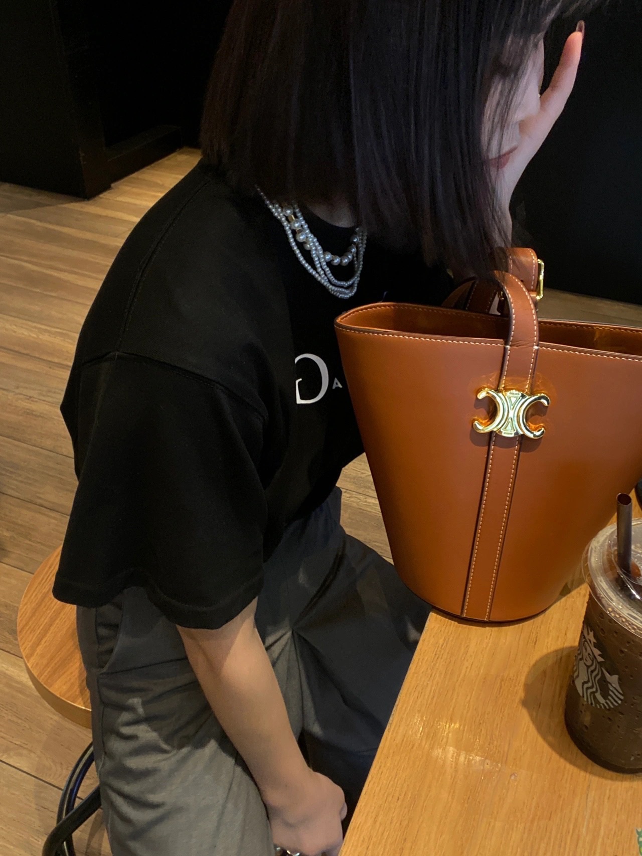 CELINE BUCKET TRIOMPHE 25CM 水桶包 199913焦糖色