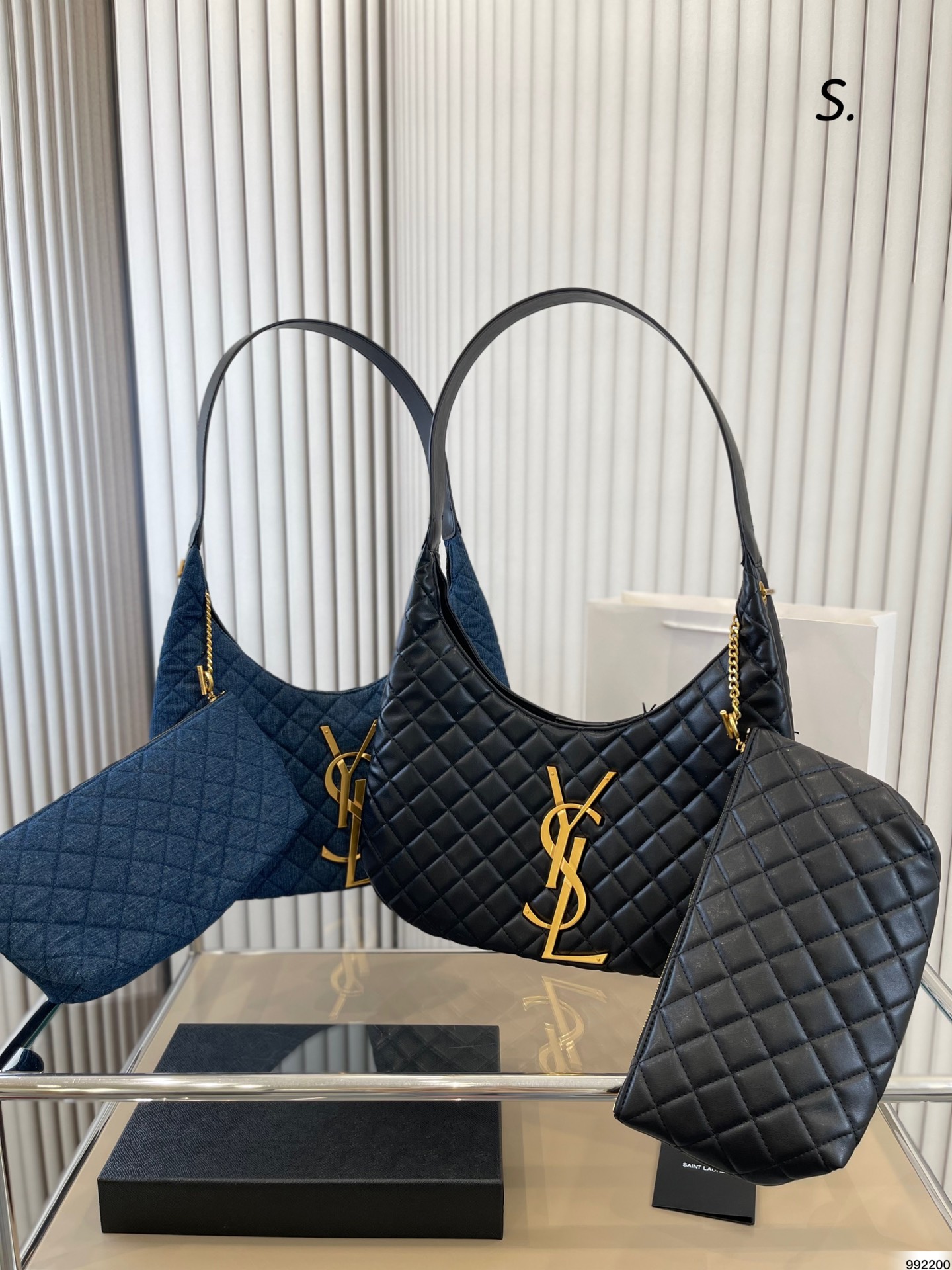 J5  Saint Laurent 圣罗兰 YSL  圣罗兰菱格腋下包 满满的设计感 非常知性优雅 超级高级的时尚单品 实物绝对惊艳到你 尺寸40 22