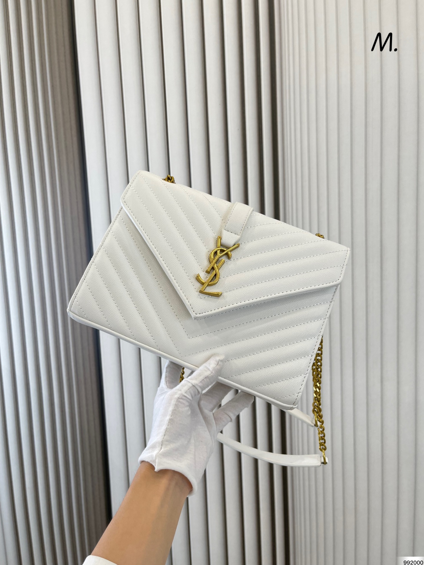 J0 7色配盒 Saint Laurent 圣罗兰 YSL   斜挎单肩包 温柔又不失感性 非常高级简直了 尺寸24 18