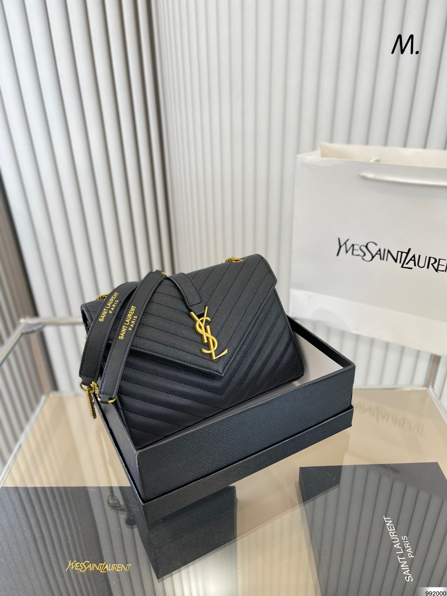 J0 配盒 Saint Laurent 圣罗兰 YSL   斜挎单肩包 温柔又不失感性 非常高级简直了 尺寸24 18