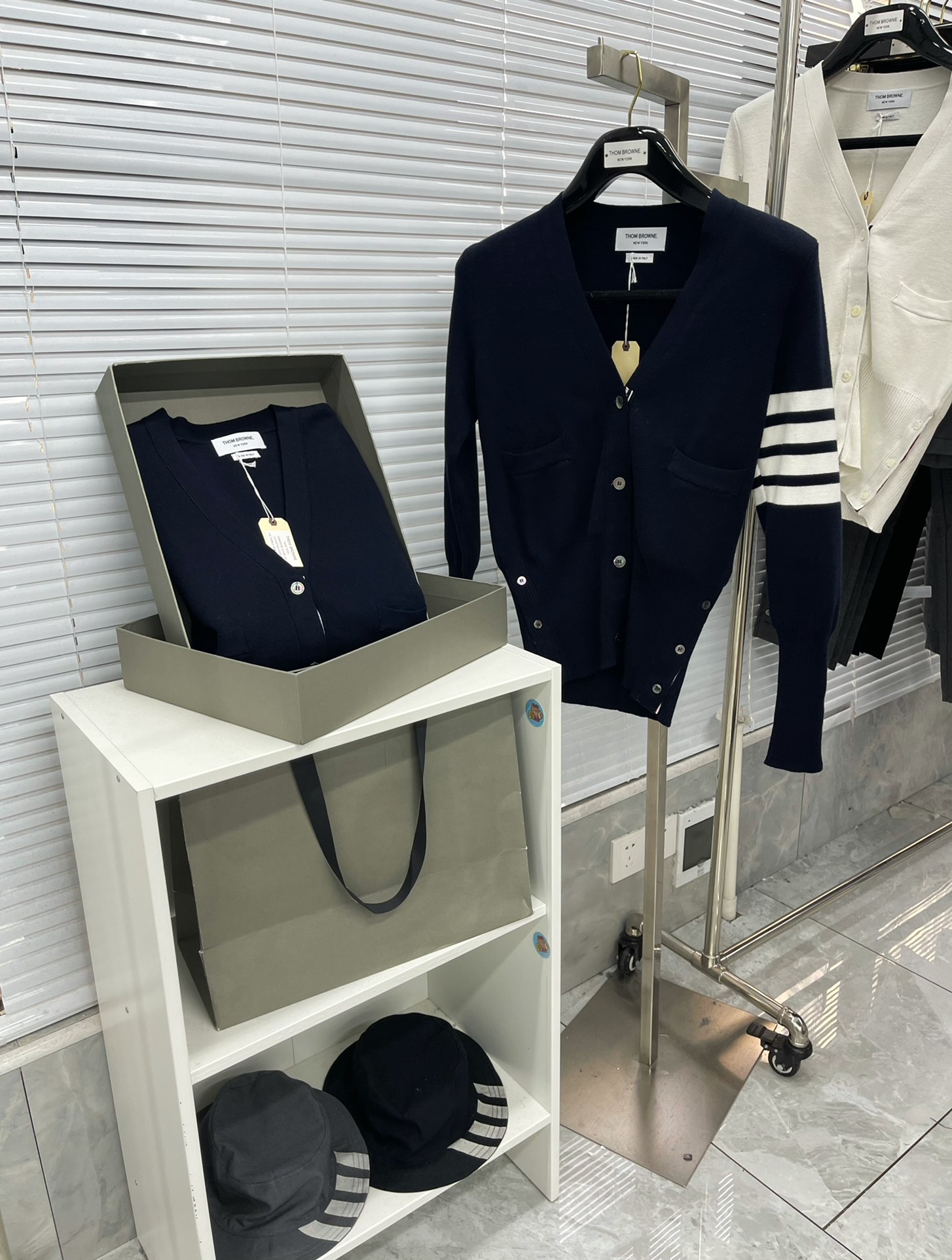 톰브라운 여성 가디건 142971 Thom Browne Cardigan 상세 이미지 7