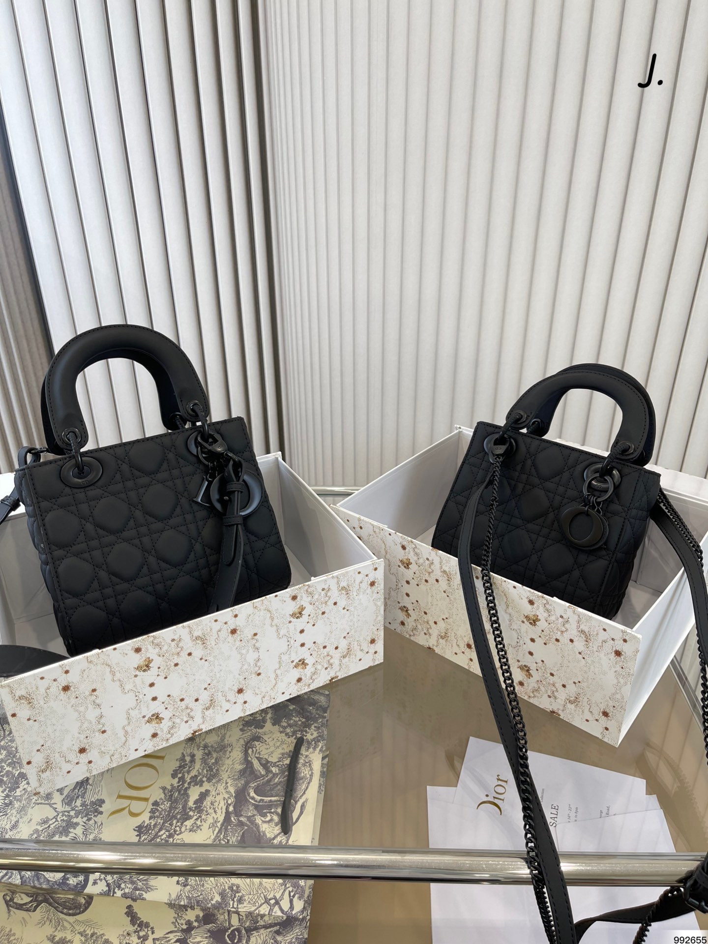 8色，大号小号折叠盒 Dior磨砂戴妃包  Dior 迪奥 2022戴妃包菱格～ 颜色超正 上身效果极佳 名媛网红首选 尺寸：大号20 17，小号17 15