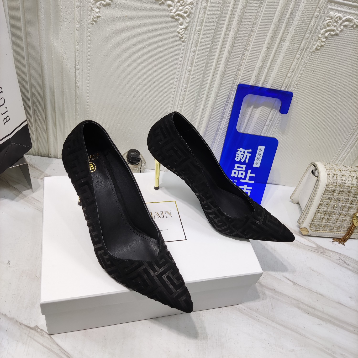 “Zenium High Heels 2022 Collection: Premium Materials, Italian Soles, 9.5CM Height”