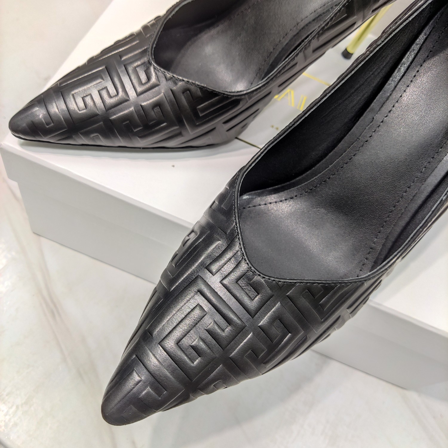 “Bal*ain 2022 Spring/Summer High Heels: Luxurious Materials, Italian Soles, 9.5CM Height” - 图片 4