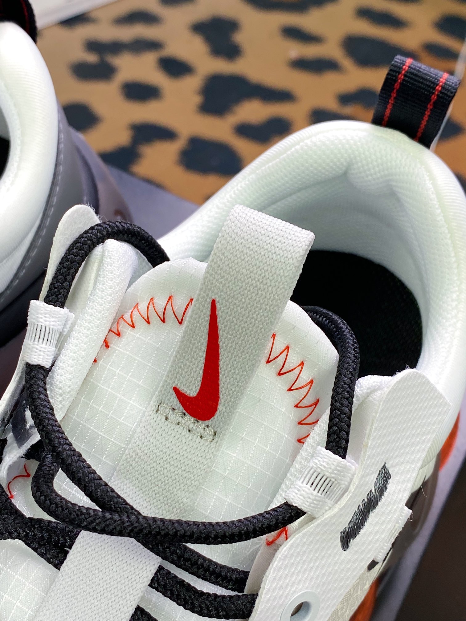 200 Air Max 2021”Beige/Dark Grey/Red”2021款大气垫低帮休闲运动慢跑鞋红DN0721-001