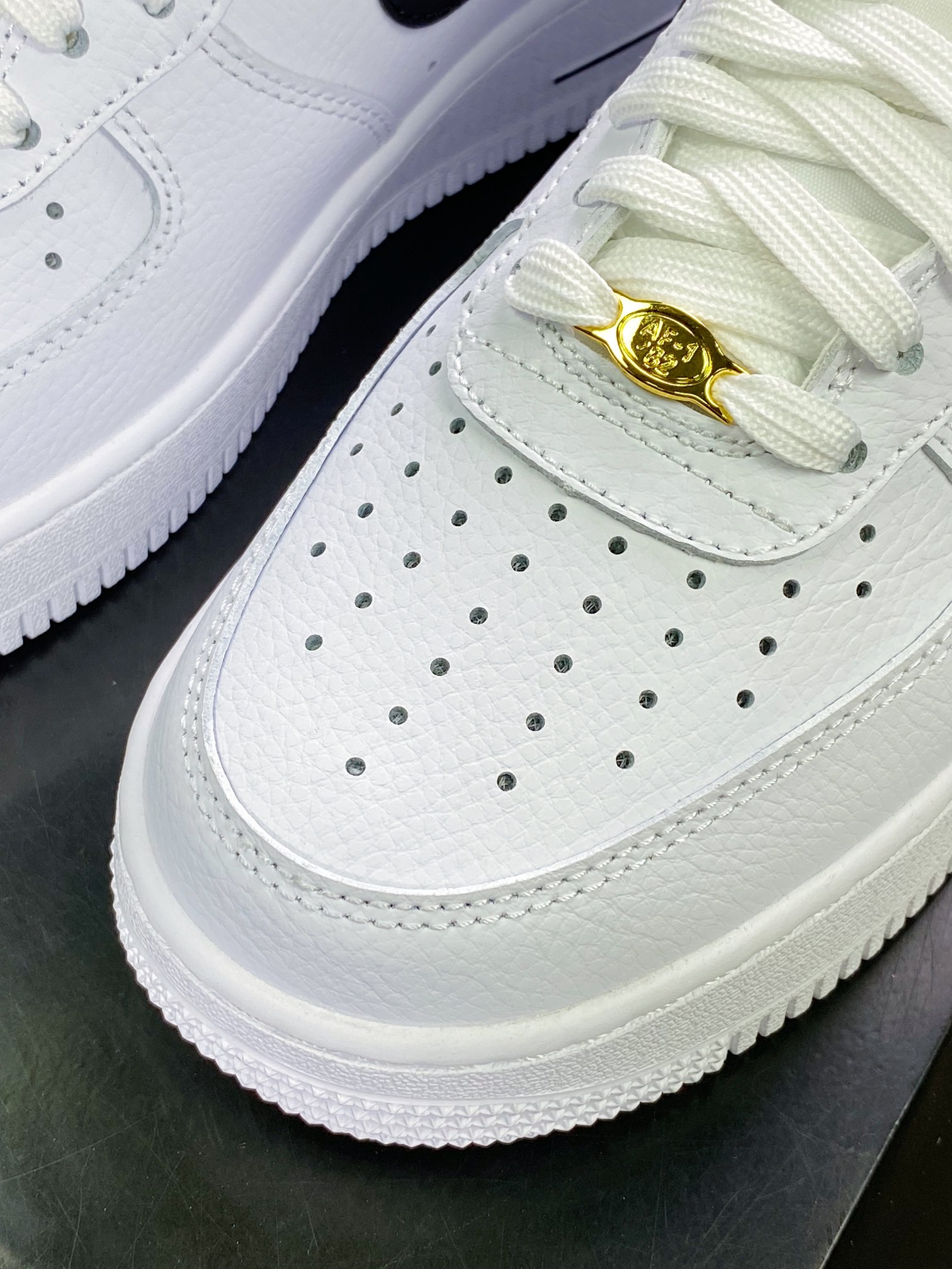 200 Air Force 1'07”40th Anniversary/White Black”空军一号经典低帮百搭休闲运动板鞋DQ7658-100