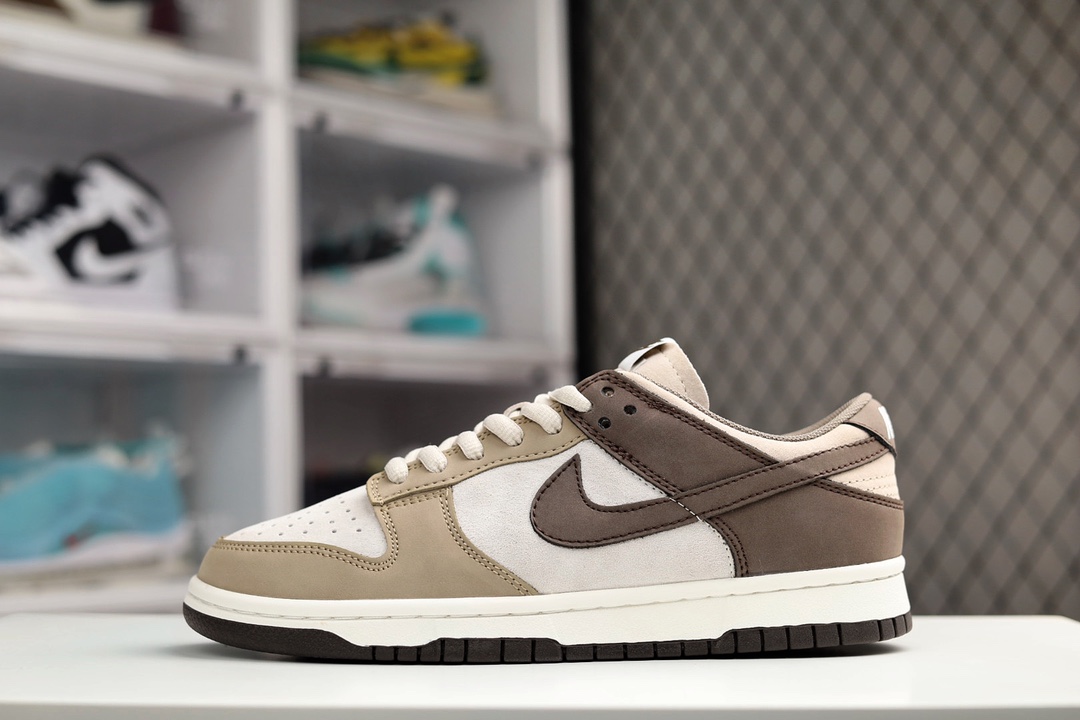 H0 公司级 Otomo Katsuhiro x NK SB Dunk Low 大友克洋联名款低帮运动休闲板鞋鞋身整体采用麂皮材质打造 以摩卡为主色调 浓重的怀旧味道