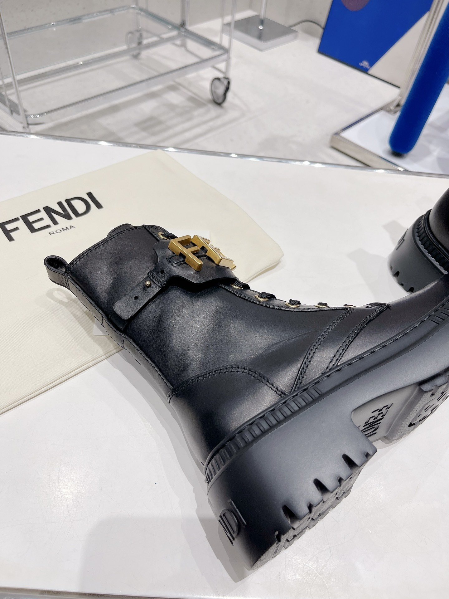 FENDI芬迪2022秋冬最新马丁靴