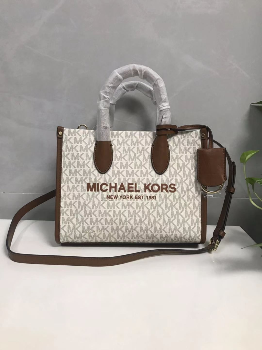 Michael Kors 小号独家新款帆布同款