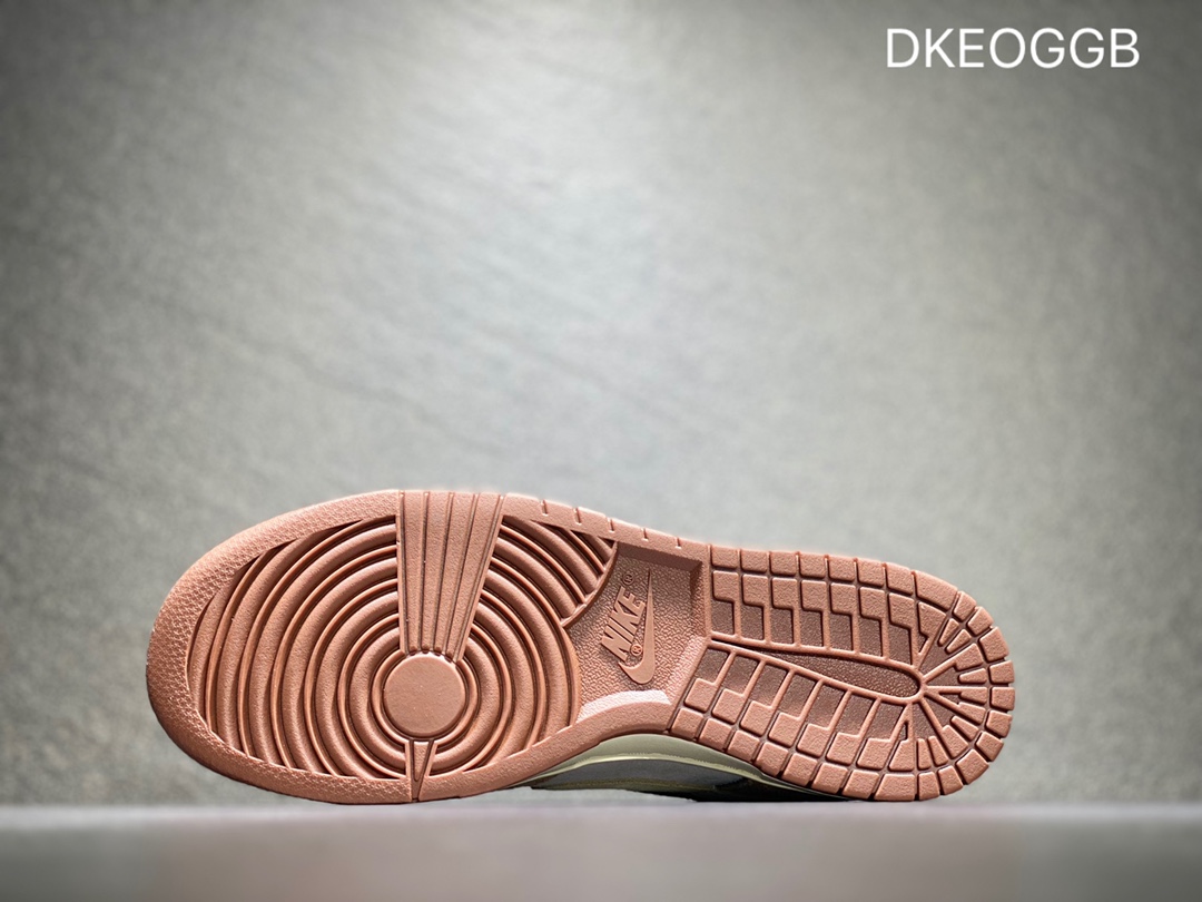 300 NIKE Dunk SB Low 低帮休闲板鞋DD1390-100