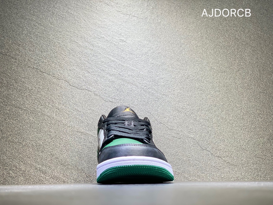 200 Nike AIR JORDAN 1 Low AJ1 乔丹低帮篮球鞋553558-371
