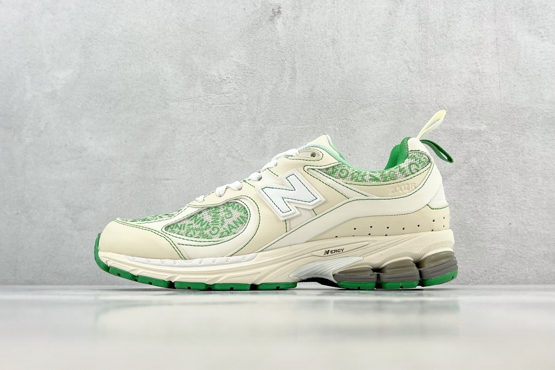 GANNI x New Balance 2002R 36F6536