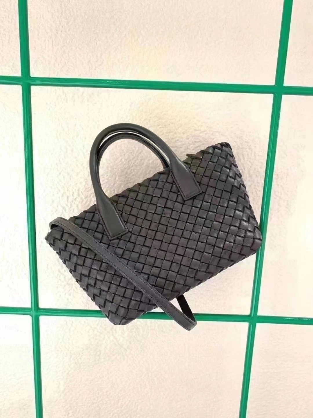 Bottega Veneta MINI CABAT 20CM BAG 709464黑色