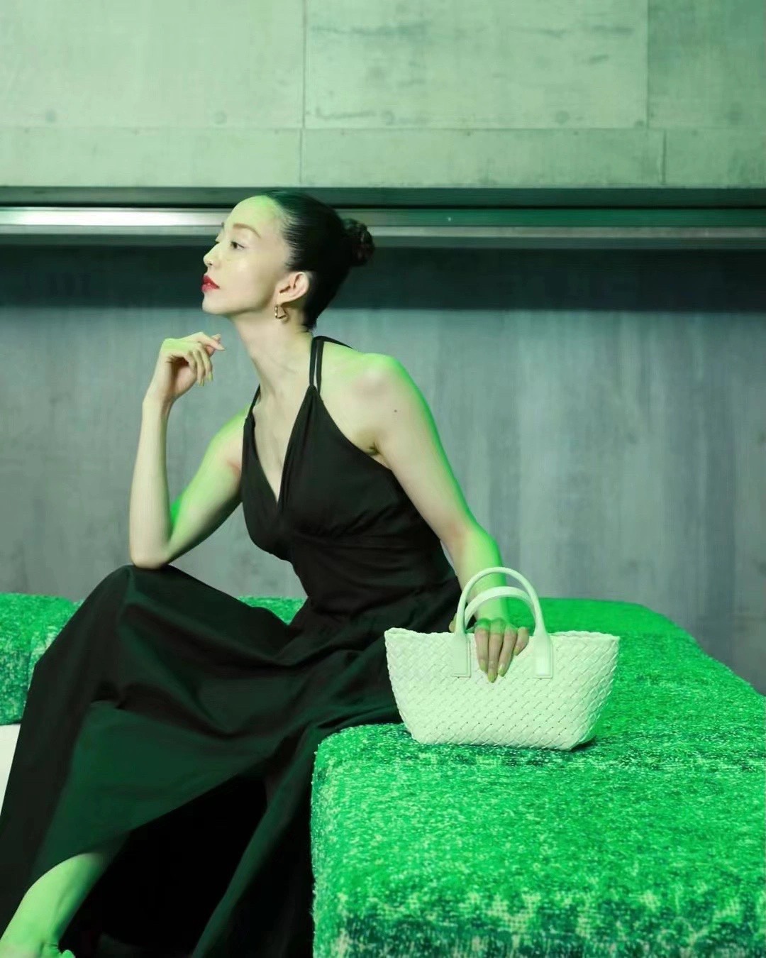 Bottega Veneta MINI CABAT 20CM BAG 709464白色