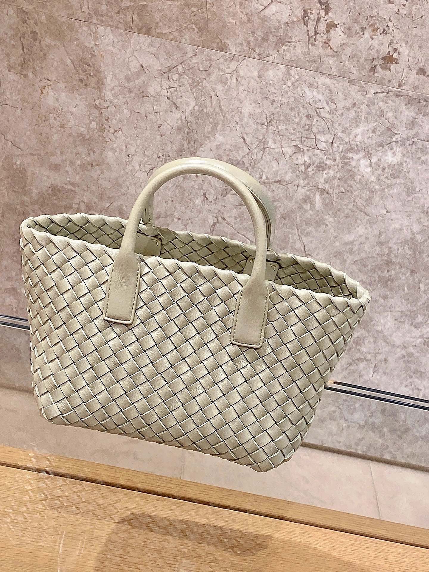 Bottega Veneta MINI CABAT 20CM BAG 709464洞石绿