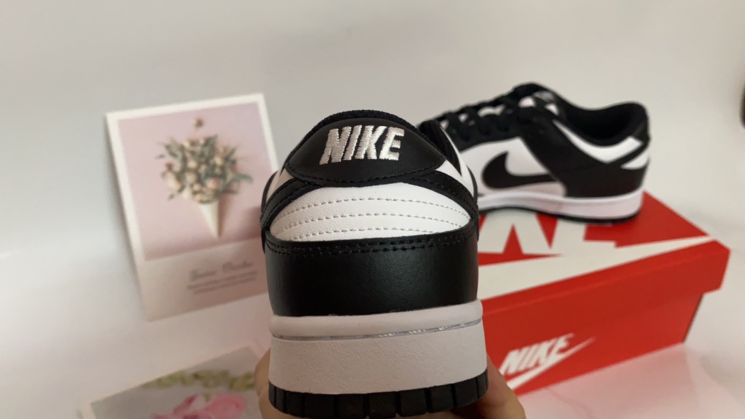 纯原版本 Nike SB Dunk “黑白熊猫系列货号：男款DD1391-100、女款 DD1503 101、原厂原档案开发，原盒原标，官方厚鞋舌设计，做工细节全方位比对原鞋。码数：35.5 36 36.5 37.5 38 38.5 39 40 40.5 41 42 42.5 43 44 44.5 45 46.5 47.5