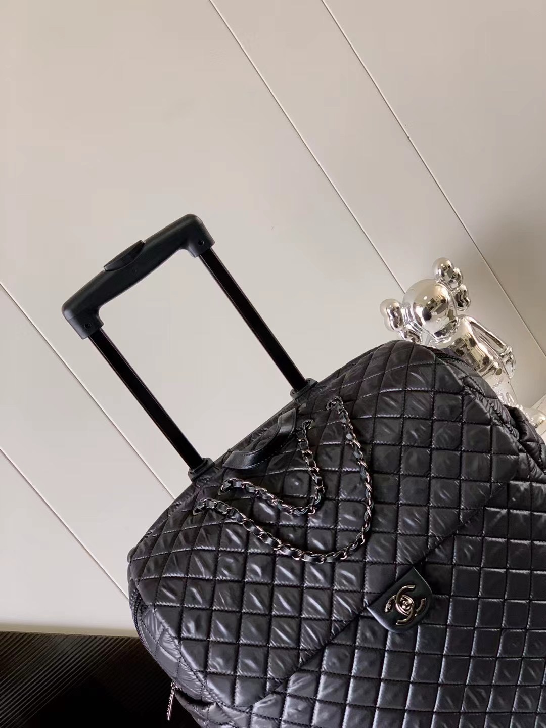 Chanel Nylon Pole Box: Essential Travel Shopping Item, Large Quantities Shipped. - 图片 8