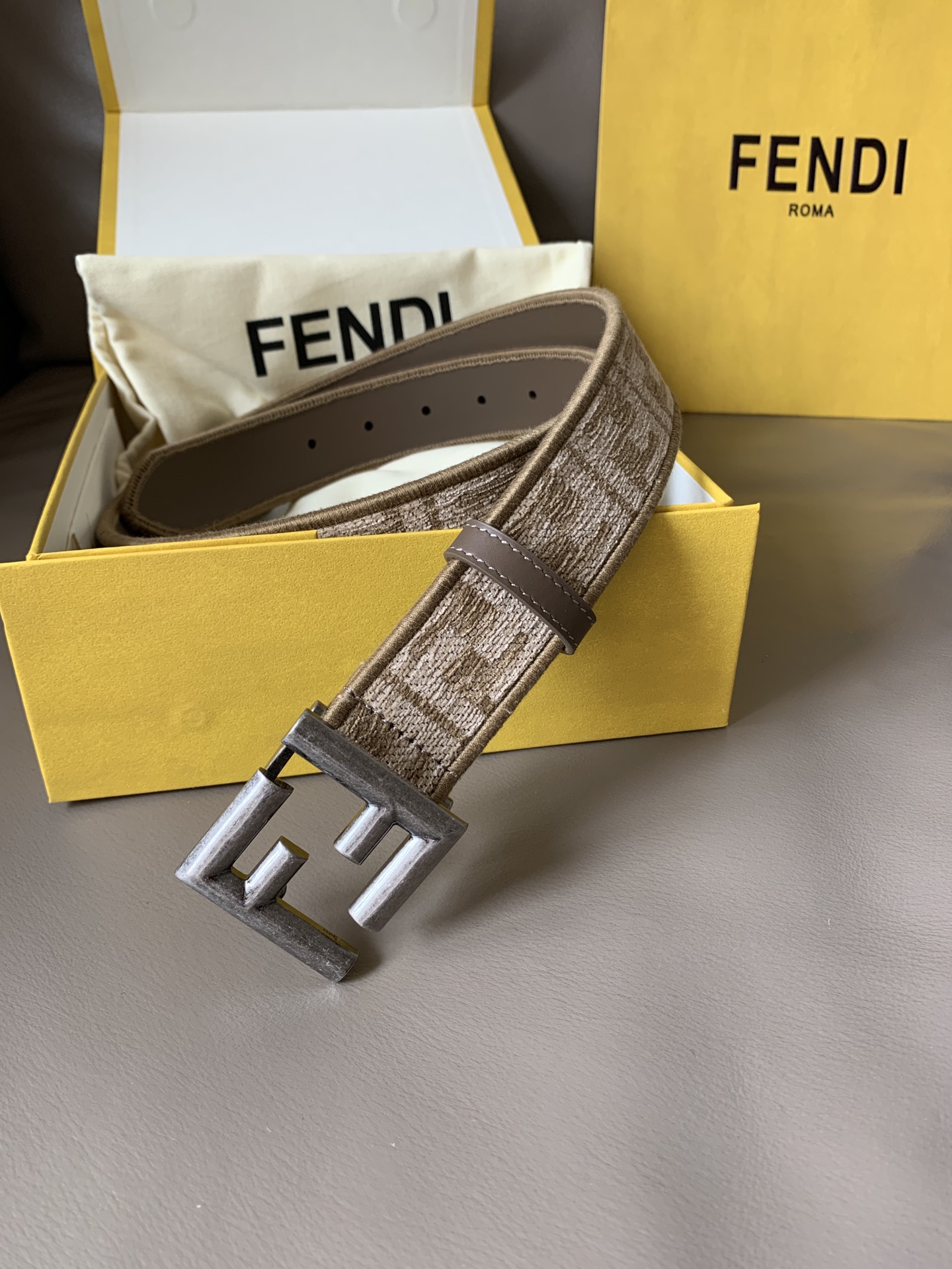 FENDI芬迪专柜新款宽3.5cm男
