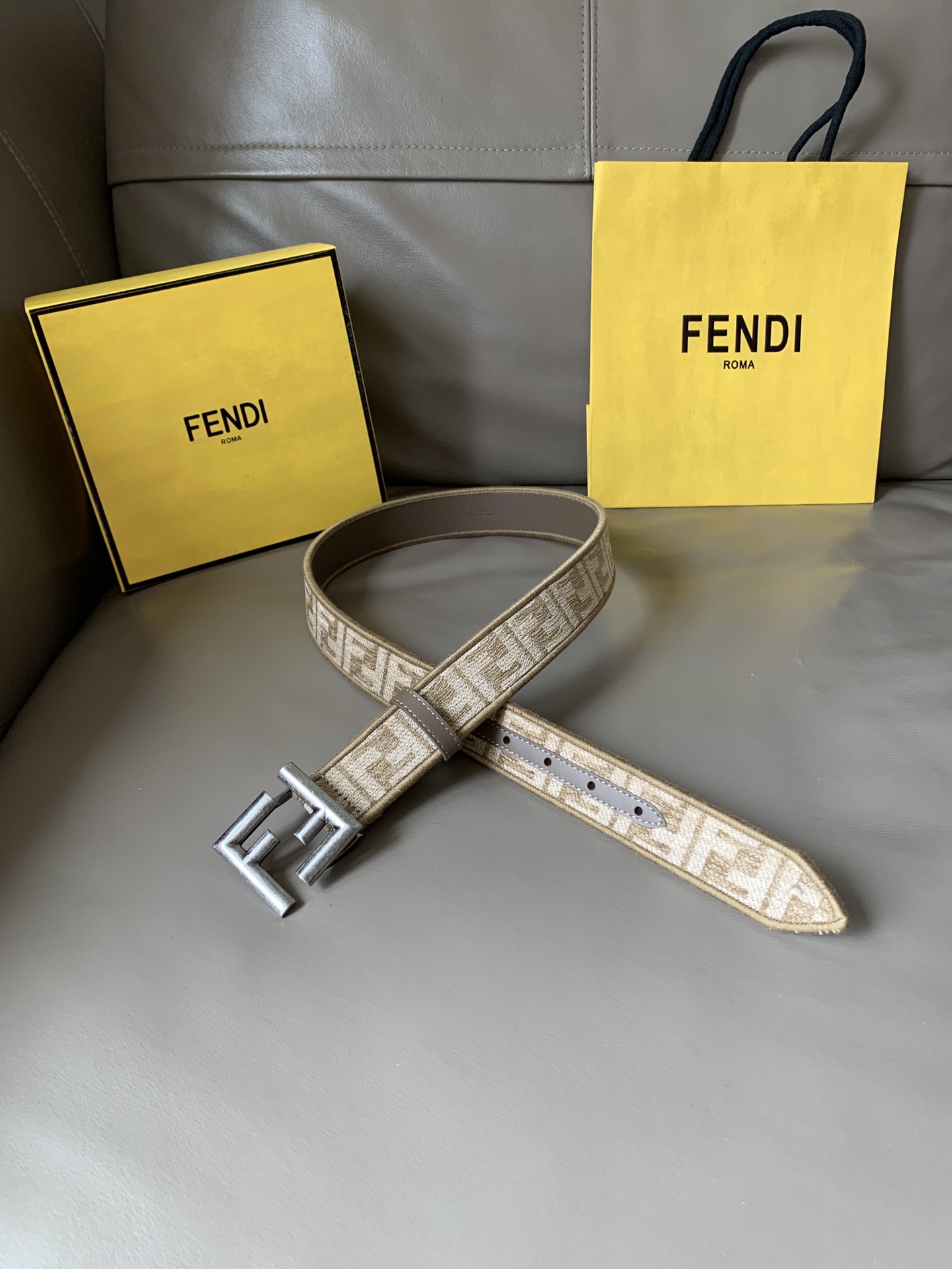 FENDI芬迪专柜新款宽3.5cm男